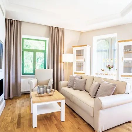 Waldschloss App 12 * 제바트헤링스도르프