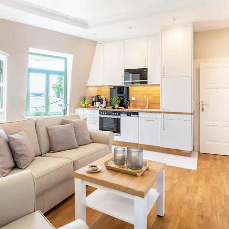 Waldschloss App 12 * 塞巴特黑灵斯多夫